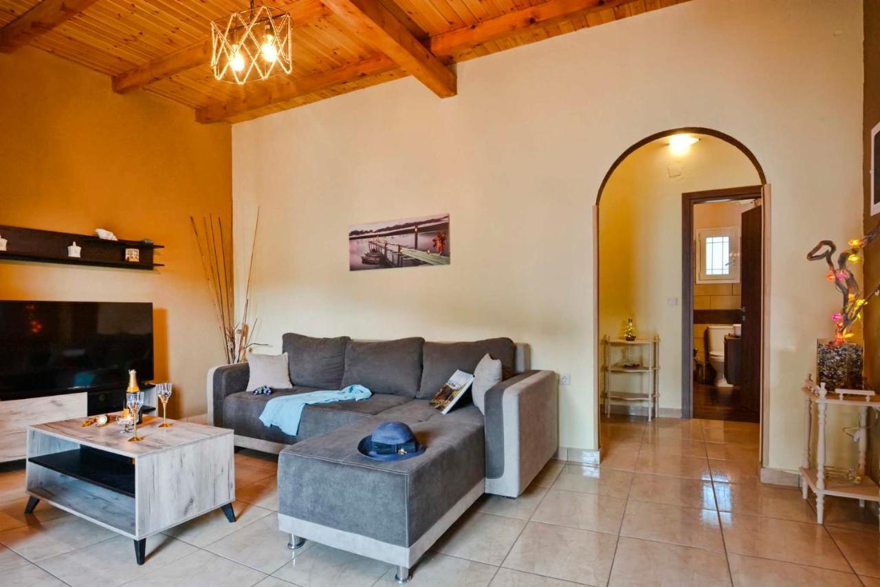 Elizabeth Country House Agios Matthaios  Exterior photo